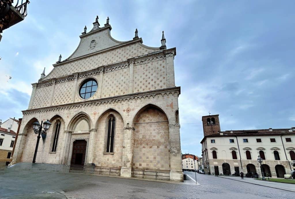 Vicenza: Andrea Palladio A Monumentální Renesanční Architektura 14 Cattedrale di Santa Maria Annunciata, Veneto Info Magazine