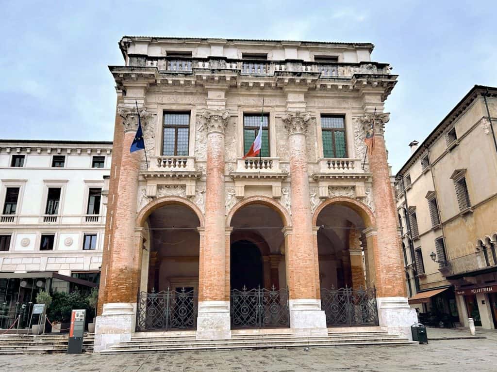 Vicenza: Andrea Palladio A Monumentální Renesanční Architektura 12 Loggia del Capitaniato, Piazza dei Signori, Vicenza, Veneto Info Magazine